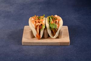 Sriracha Chicken Open Bao