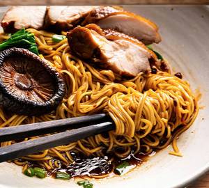 Mushrooms Chilli Garlic Noodles [Double Mushrooms,Onions]