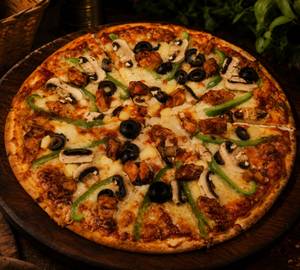 Ching's Chicken Pizza 
