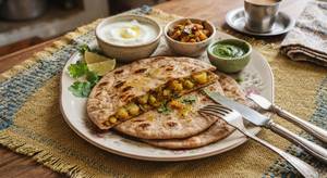Gobhi Paratha With Curd [1 Paratha, Serves 1]