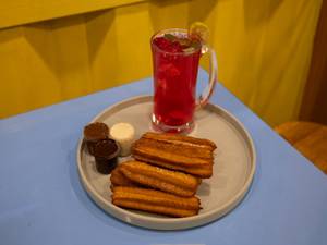 8 Churros, 3 Dips & Killer Strawberry Mojito