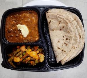 Dal Makhani & Veg Mix  Thali With Tawa  Roti (4Pec)