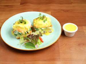 Smoked Salmon Eggs Benedict