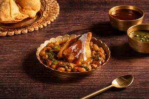 Chole Samosa Chaat