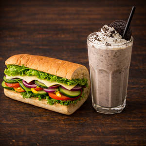 Pocket Saver Combo (veg) Fresh Veg (6 Inches ) & Oreo Milkshake