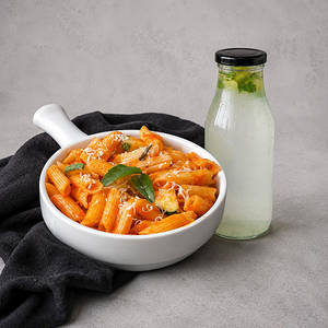 Red Sauce Pasta + Mojito