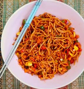 Schezwan noodles [serves 1]