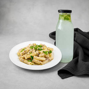 White Sauce Pasta + Mojito