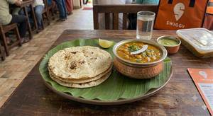 3 Chappathi +Chenna Masala