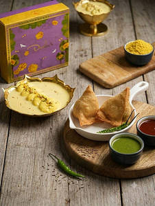 Rasmalai And Aloo Samosa Combo