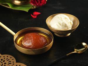 Gulab Jamoon With Ice Cream