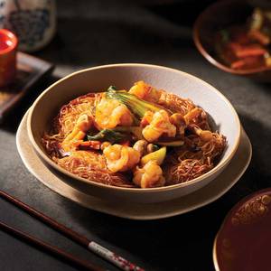 Pan Fried Noodle With Black Pepper Sauce Shrimp