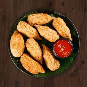 Veg Fried Momos [6 Pieces]