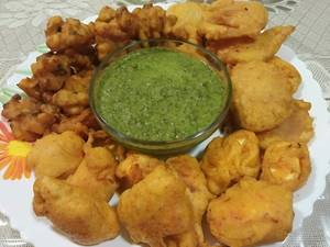Mix Bhajiya (100 Gms)