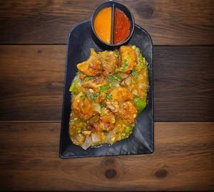 Chicken Burnt Garlic Fried Momos [8 Pcs]