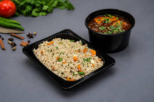 Half Fried Rice And Half Chilli Chicken