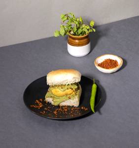 Jain Aamchi Mumbai Vada Pav