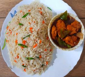 veg Fried Rice With Chicken Kosha [2 Pieces]