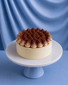 Luna's Artisanal Tiramisu Bento Cake.