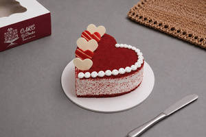 Red Velvet Heart Shape Cake [500 Gm]