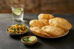 Sukhi Aloo + Poori (5 Pc)