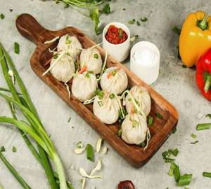 Veg Steamed Momos [6 Pieces]