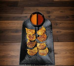Chicken Pan Fried Momos [8 Pcs]