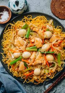 Home Style Veg Fuijing Noodles Chicken