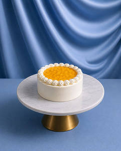 Luna's Classic Pineapple Bento Cake.