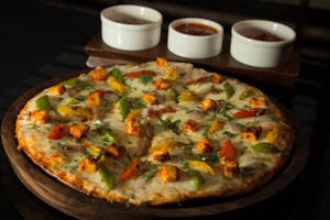 Tandoori Paneer Tikka Pizza