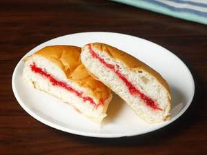Jam Bun [1 Piece]