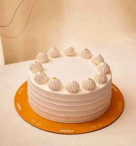 White Chocolate Strawberry Cake - F
