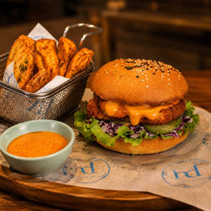 Peri Peri Cottage Crunch Burger