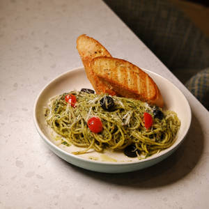 Pesto Aglio E Olio Spaghetti