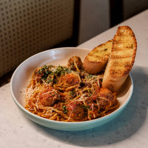 Arrabbiata Spaghetti With Meatballs