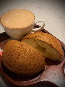 DESI COFFEE + COOKIE BUN