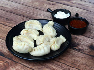 Steamed veg momos