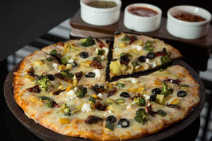Mediterranean Pizza