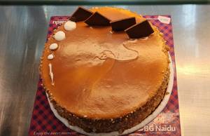 Caramel Eggless cake