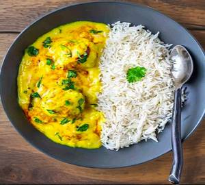 Kadi chawal with green chutney and papad achaar