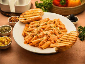 Chicken Penne Alfredo Pasta