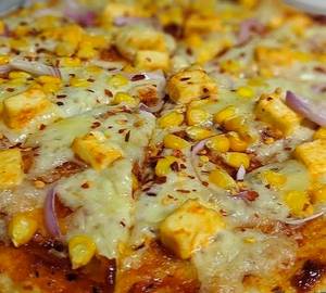 Corn and paneer pizza