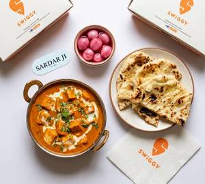 Butter Paneer Masala + 2 Butter Naan + Sirka Onion