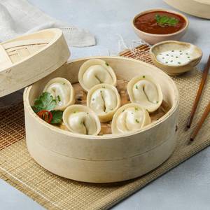 Steamed Classic Veg Momos with Momo Chutney - 6 Pcs