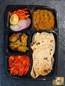 Premium Chicken Thali