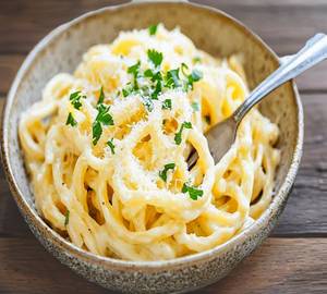 Cheese garlic noddles