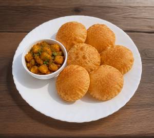 Aloo sabji with 6 puri
