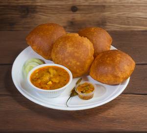 Bedmi Poori With Aloo Subji (2 pcs)