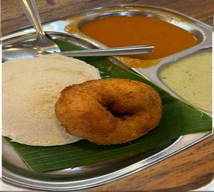Sambar Vada 2 piece