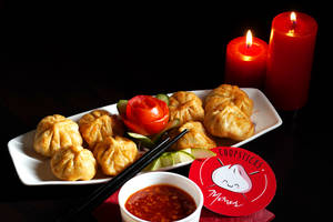 Chicken Fried Momo With Garlic Sauce (8 Pcs)